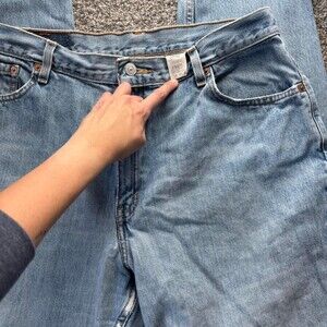 Y2K Woman Distressed Blue Levis Denim 550 Straight Leg Streetwear Jeans Medium